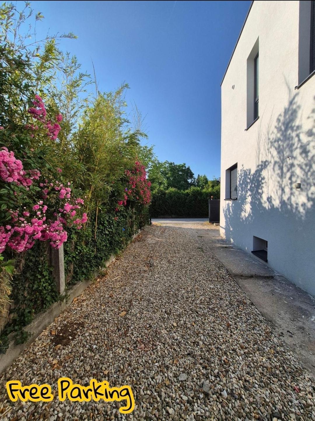 Neubauwohnung Mit 80 M2 Terrasse, 8 Minuten Von Entfernt Apartment Linz
